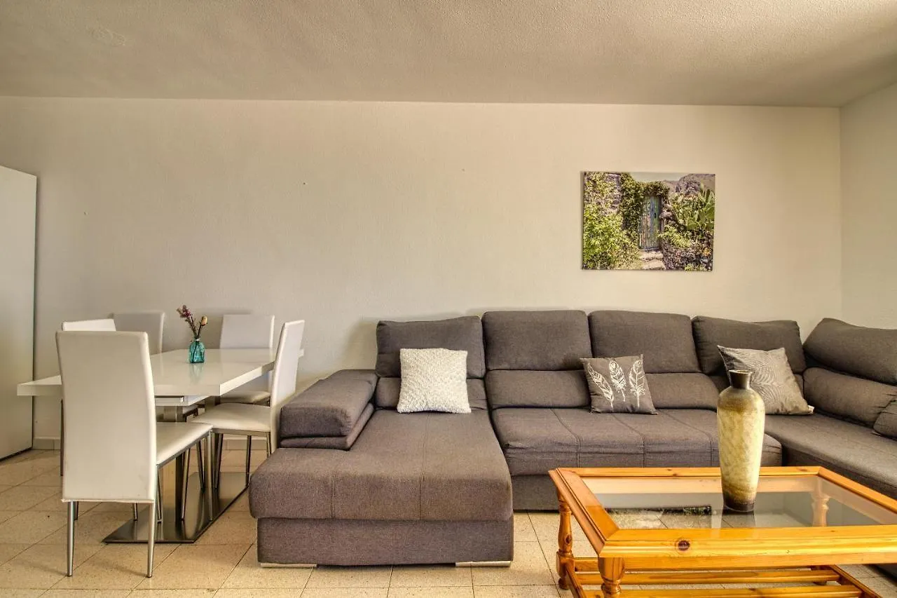 Lovely 2-Bed Apartment & Jacuzzi Terrace & Pool Playa Fanabe Spain