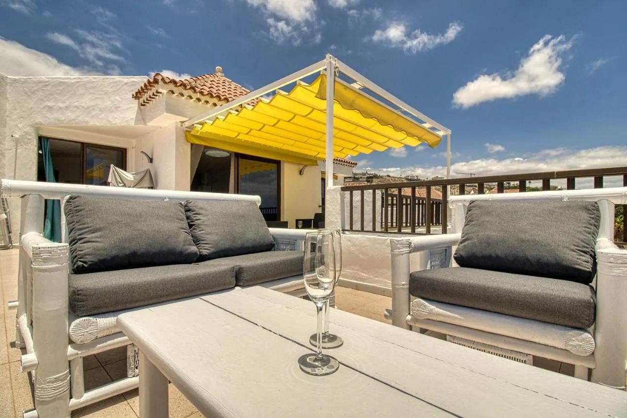 Lovely 2-Bed Apartment & Jacuzzi Terrace & Pool Playa Fanabe 0*,  Spain