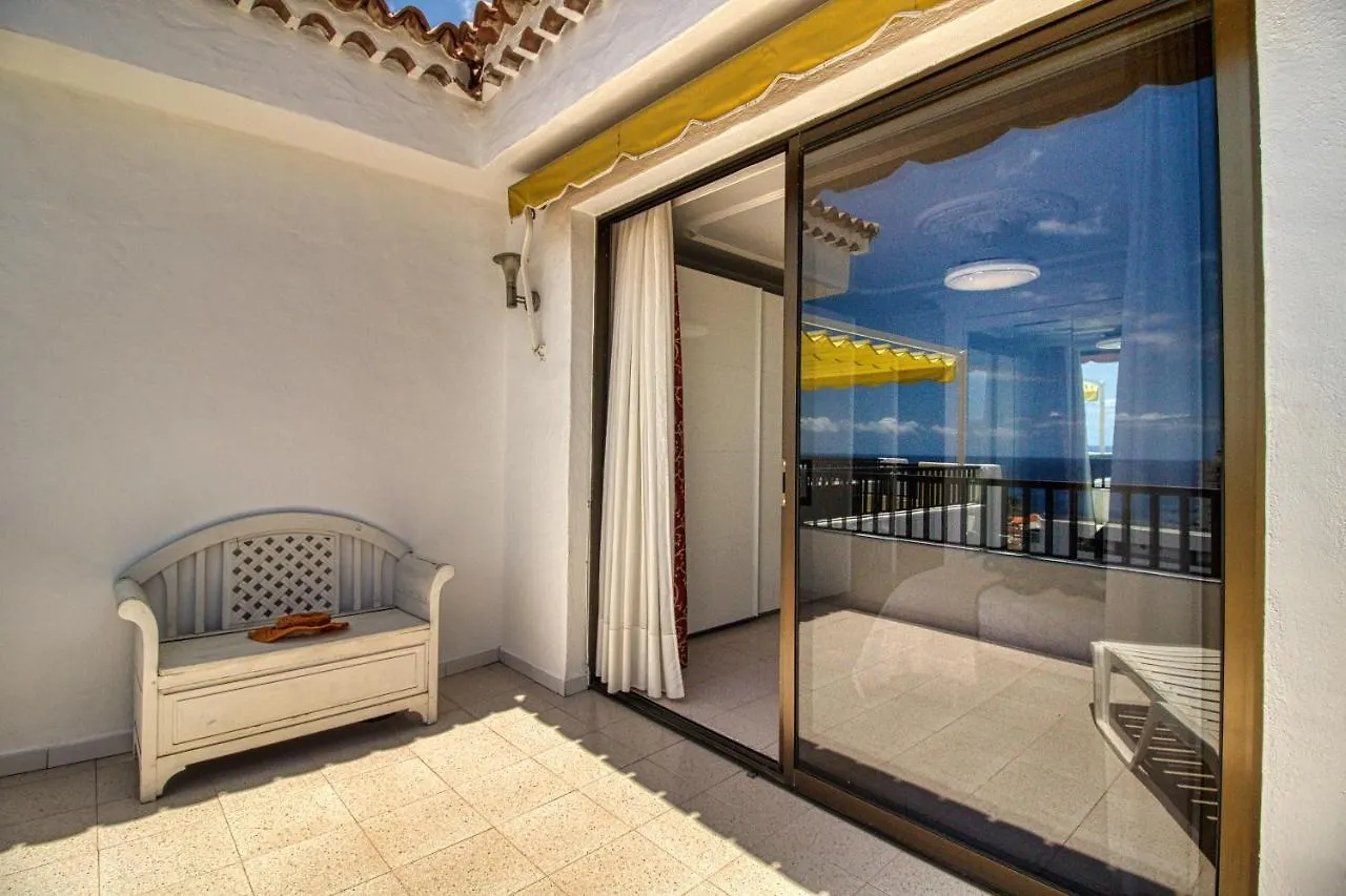 Lovely 2-Bed Apartment & Jacuzzi Terrace & Pool Playa Fanabe Spain