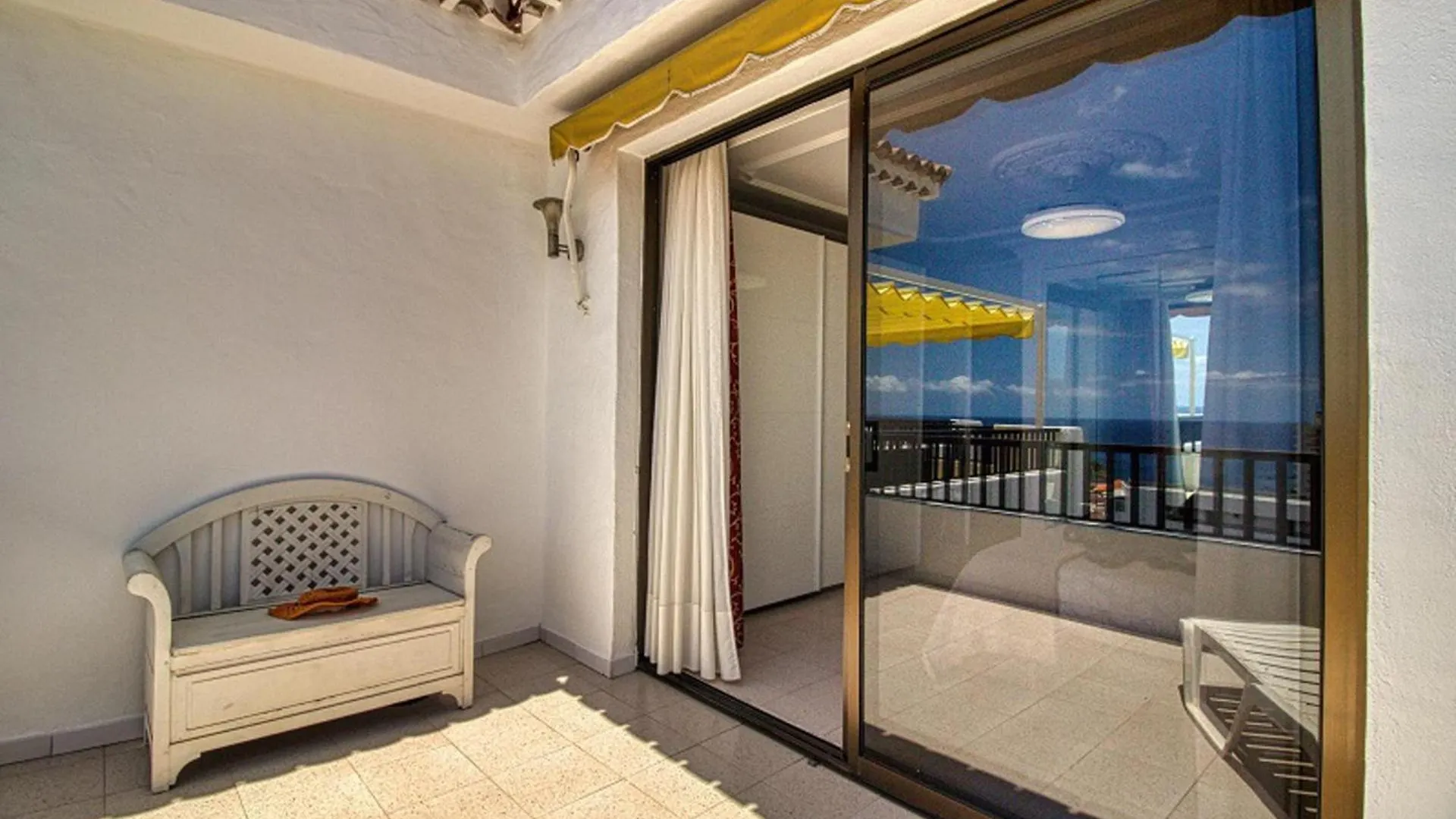 Lovely 2-Bed Apartment & Jacuzzi Terrace & Pool Playa Fanabe 0*,  Spain