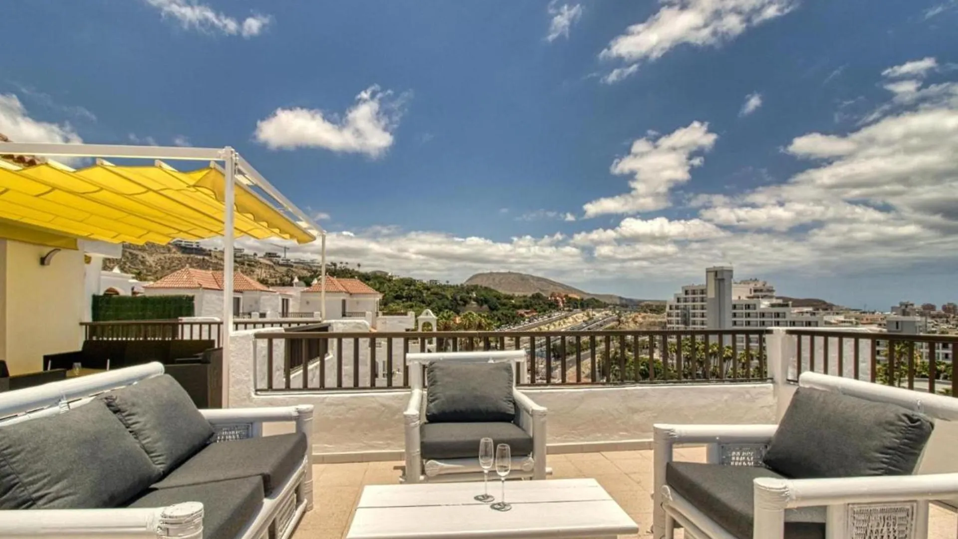 Lovely 2-Bed Apartment & Jacuzzi Terrace & Pool Playa Fanabe